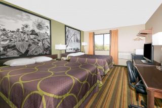 Super 8 by Wyndham Topeka/Wanamaker RD/I-70 - Topeka - 4