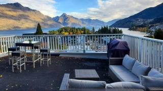 Central Lakeview Apartment with amazing rooftop 镇上湖景三室套房 - Queenstown - 9