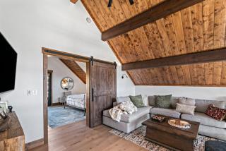 Brand NEW Located on Lake Estes Private Jacuzzi Two Patios Indoor and Outdoor Fireplace - 3