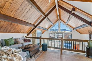 Brand NEW Located on Lake Estes Private Jacuzzi Two Patios Indoor and Outdoor Fireplace - 2