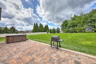 Dayton House with Private Hot Tub, Patio, Grill - - 9