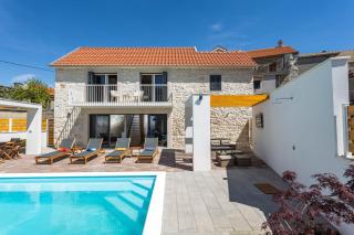 Villa Sulic - Heated Pool and Mountain View - 1