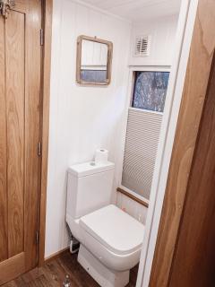 Relaxing retreat for 2 on beautiful converted bus - Levaré - 2