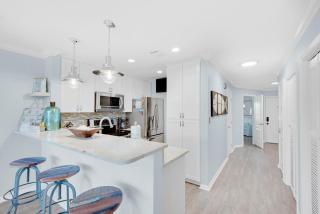 Seascape Lakefront Villas 121- Uncorked - Destin - 1