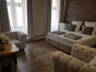ELEGANT ROOMS - ULTRACENTRAL - jacuzzi cu hidromasaj - Oradea - 6