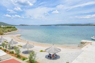 Apartment L and S on The Beach - Ugrinići - 9