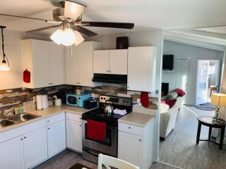Mountain Vibes at Hidden Pond Lodge - 3beds/2bth - Knightdale - 1