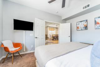 GAMEROOM, King Beds, Movie Projector, Heated Saltwater Pool, Golf and Games! - 1