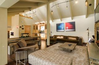 Modern Mountain Getaway - 6