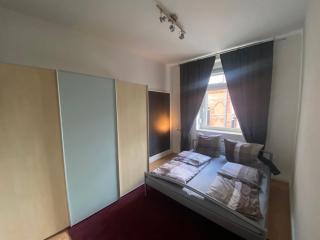 Ruhige gemütliche Wohnung Altbau in zentraler Lage Wiesbaden - 2