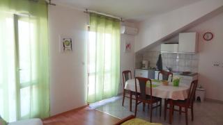 Cute Apartments Near the Sea - Slatine - 3