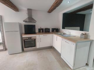 Logement neuf centre du village aux pieds du château - Grimaud - 3