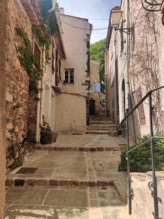 Logement neuf centre du village aux pieds du château - Grimaud - 8