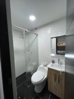 HABITACION AMOBLADA SECTOR LAURELES-ESTADIO #1 Madrid - 5