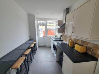 One Bed Apartment With Sofa Bed - 5