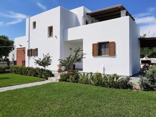 Luxury 3BR Sunrise Villa , Seaside Gyrismata - Skiros - 8