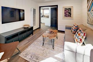 Manzanita Holiday 5 - 8