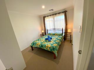 Corporate Executive Modern 5bedroom Family friendly home - Disabled Access & Disability Modified - Wellard - 8