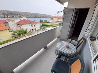 Apartment in a residential building in the center of Pag - 6