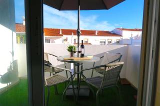 Albufeira Central Apartment, 10 mins walk to beach - 6