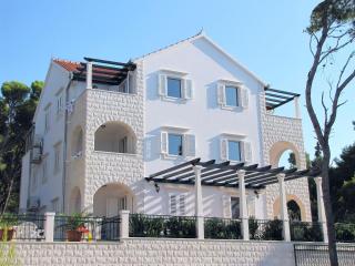 Apartments Villa La Riva - Seafront accommodation - 0