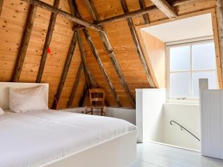 Uniek Huisje op de Markt in Dokkum - 7