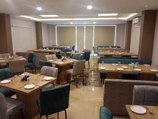 Hotel Mumbai House-LIG Behind CHL Hospital - Indore - 7