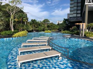 Beachfront Bang Saray By RoomQuest Hotel - Bang Sare - 0