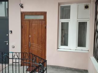 Апартаменти трехкімнатні в самому центрі для 6-х - Lviv - 8