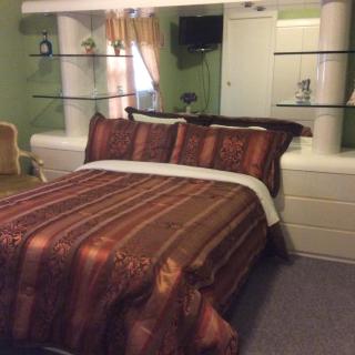 Jones Beach Hotel - 9