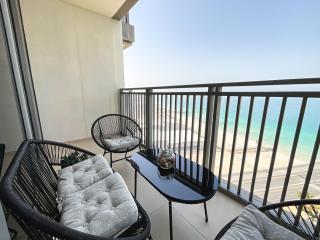 HiGuests - Waterfront Luxe Apt with Bluewaters Island Views - Dubai - 6