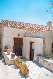 Goulas Traditional Guesthouse - Monemvasia - 3