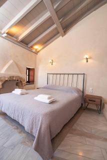 Goulas Traditional Guesthouse - Monemvasia - 1