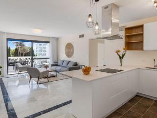Stylish Sea view apartment in Playas del Duque - Marbella - 9