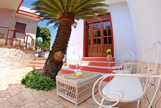 Perrone Apartments - 9