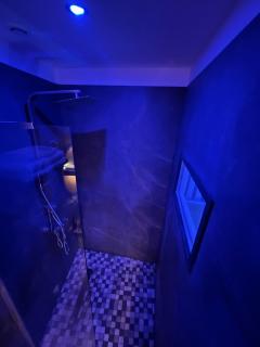 Chic & Jacuzzi - Givors - 1
