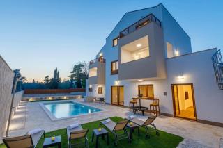 Vila Rušinac - private heated pool - 9