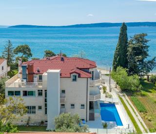 Hotel Riva Kaštela with swimming pool - Kaštela - 8
