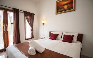 Santhi Guna Bungalow - 4
