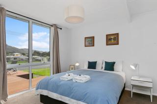 The Blue House - Apollo Bay - 2