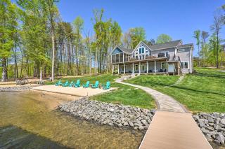 Waterfront Lake Anna Home with Dock, Beach and Kayaks! - Bumpass - 0