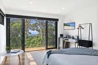 Lorne Hiatus - Lorne - 1
