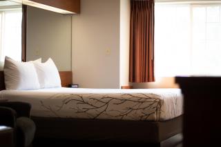 Monument Inn & Suites - Gering - 9