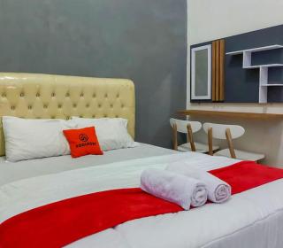 RedDoorz Syariah near Alun Alun Kajen - 9