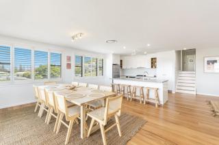 Cowrie House - Spacious, Modern holiday home - Yamba - 7