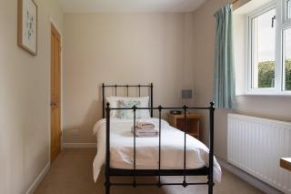 Chase Lodge, Kenilworth, Family Sized Cottage With free Wifi - 1