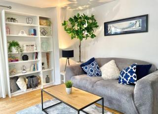 Lovely 2-Bedroom Bristol Apartment. FREE PARKING. - Bristol - 1