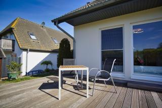 Ferienwohnung mit Terrasse in ruhiger Lage - Haus Südperd FeWo Dünenrose - Thiessow - 4