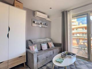 Juan Les Pins Centre - Studio Neuf Avec Terrasse - 3 Mins Des Plages - Jazz Apartment - Antibes - 4