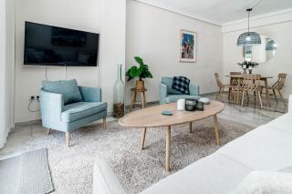 Sensational and Exotic 3-Bedroom Retreat in Nueva Andalucia with a Palm Garden - Marbella - 8